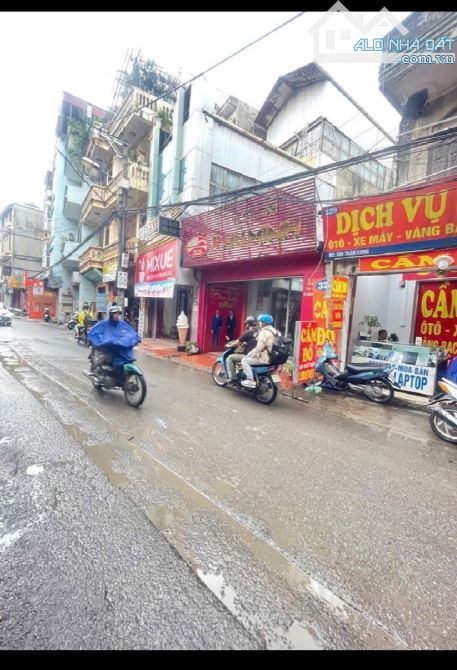 28.5 tỷ / 135 M2/5.6 M tiền/ Mặt Phố Trần Cung