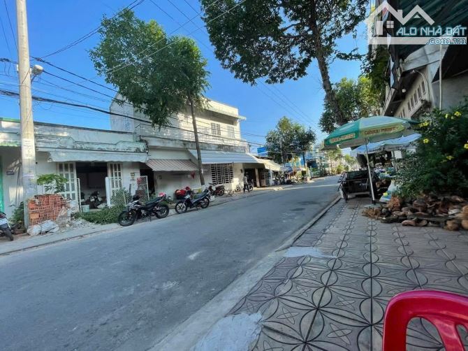 Bán nền mặt tiền Đặng Thị Nhường kế bên Chợ An Thới, TPCT ———————————— - Dt: 8,3 x 26,5 =