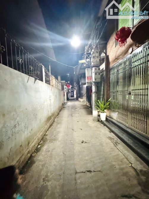 Bán nhà -DT SD HƠN 40M, 5 TẦNG, 3 BƯỚC CHÂN RA NGÕ Ô TÔ KIẾN HƯNG, HÀ ĐÔNG- TC 6 ĐỒN