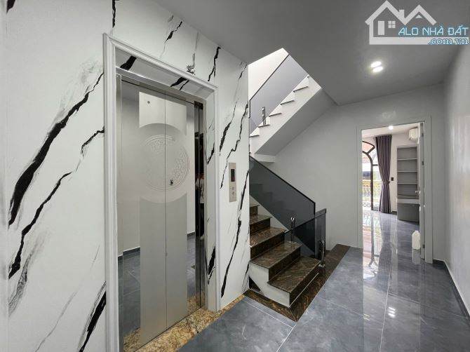 Nhà 5 tầng độc lập có thang máy mặt đường khu vực Đằng Lâm - 11