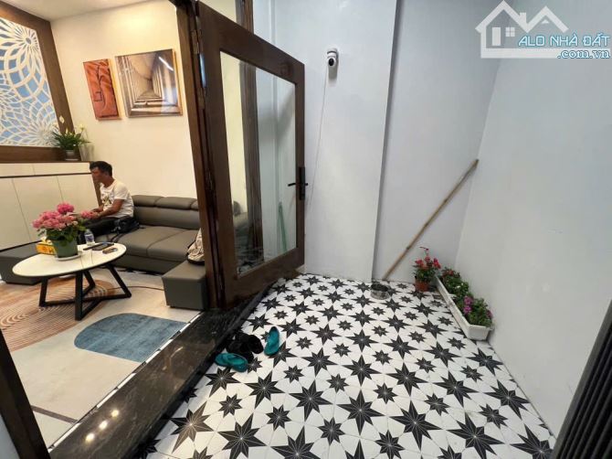 Phố Hồng Hà - Q.Hoàn Kiếm : 30m2 x 5T - Sân Xe Riêng- Sổ Nở Hậu – Giá 6 Tỷ - 11