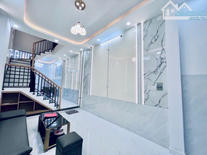 BÁN NHÀ QUẬN 7, HXH, 3 TẦNG, 100M2, NGANG 6,4M, ĐÀO TRÍ - 1