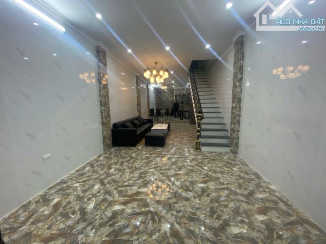 Phố Định Công Hạ- 84m mt 4,1m 2 tầng ngõ 3 gác  Chỉ 3,75 tỷ - 1