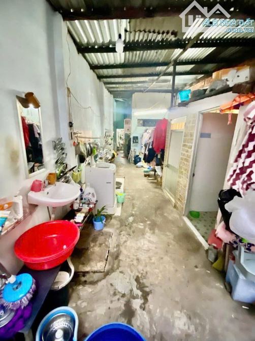 Bán nhà 2 tầng gần nhà thờ Xóm Chiếu, chỉ 7 tỷ - 1