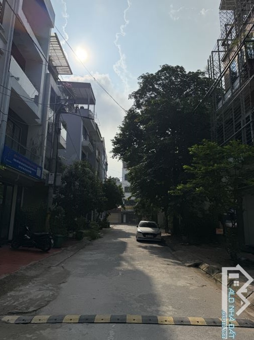 Bán đất khu phân lô Lai Xá ô tô tránh, kinh doanh. 70m2 giá đầu tư - 1