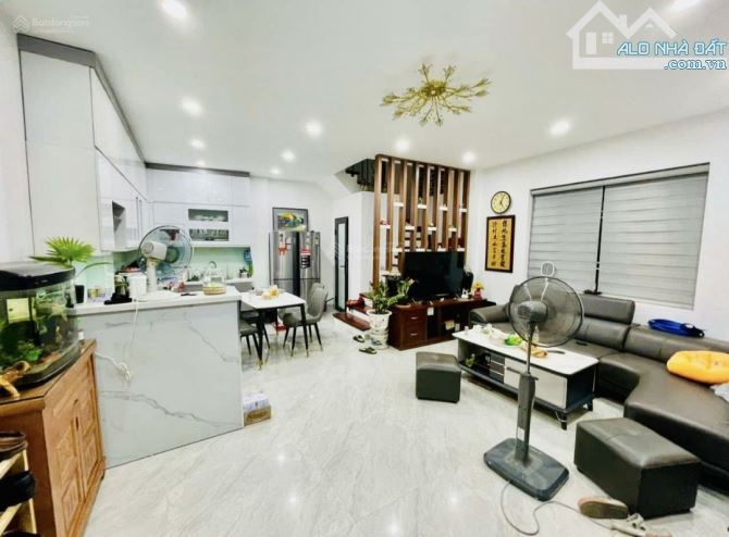 Phân lô, ô tô tránh, Nguyễn Ngọc Nại, 47m2 x 5T, 12.4 tỷ, Sổ vuông. - 1