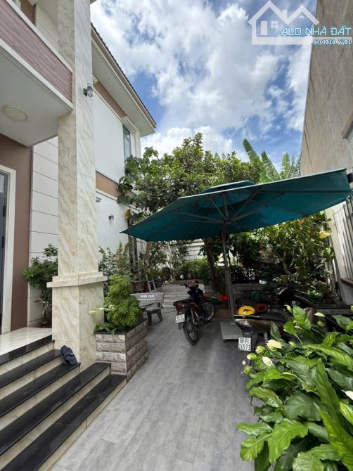 BÁN NHÀ LẦU ĐẲNG CẤP TẠI THANH PHÚ - VĨNH CỬU, GẦN CÂY XĂNG THẠNH PHÚ - 1