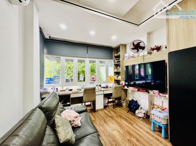 TL CChủ- Mặt Tiền Thụt Bờ Kè Trường Sa- 5 Tầng-View Sông, Landmart 81-Hẻm OTO-Chỉ Nhỉnh 8T - 1