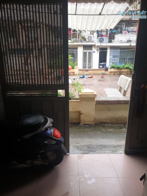 Bán căn hộ tập thể tầng 1 khu nhà 5 tầng Vĩnh Hồ - Đống Đa - 1