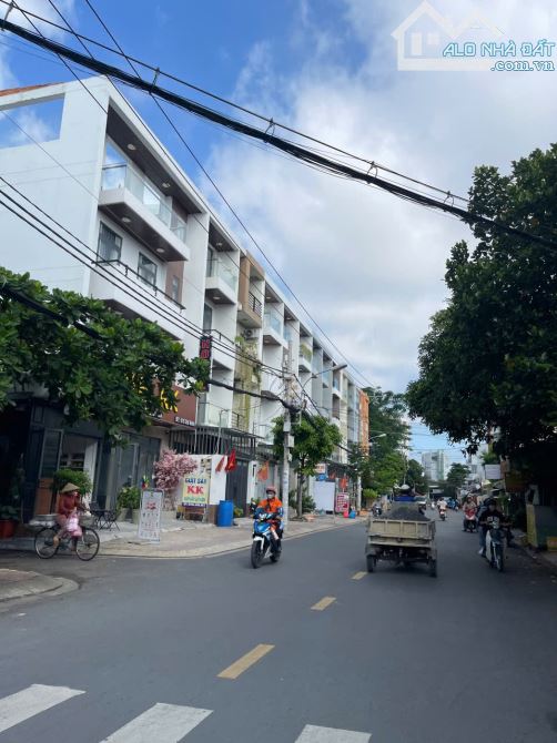 SIÊU PHẨM- ĐẤT MẶT TIỀN KINH DOANH KHUTÊN LỬA - KO LỘ GIỚI - XÂY 6 TẦNG -125M2 - CHỈ 11.7Ỷ - 1