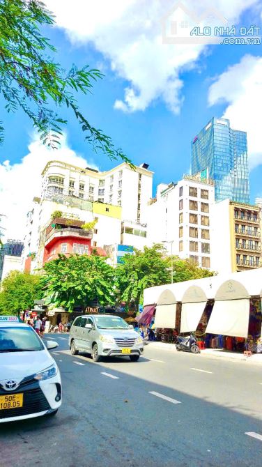 Bán Nhà 4 Tầng, Lê Thánh Tôn Quận 1, DT: 54m2, Đối Diện Chợ Bến Thành, Giá 2X Tỷ (TL) - 1