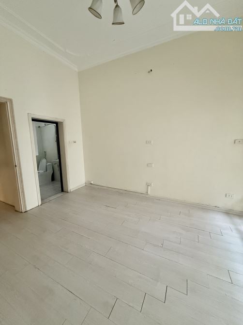 Cho thuê nhà 5 tầng 48m2, MT gần 4m tại ngõ Huỳnh Thúc Kháng – Đống Đa, giá 35tr/tháng - 1