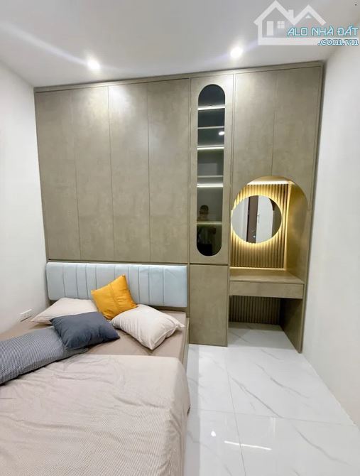 Bán căn tập thể trung tâm, giá tốt, tiện ích, nhà đẹp như khách sạn 5 sao, 2 thoáng - 1