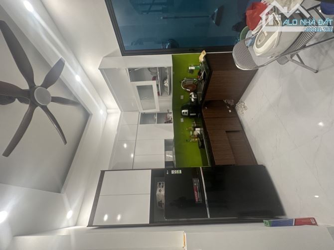 Bán nhà phố nguyễn đức cảnh 42m2 4 tầng mặt tiền 4m - Ô tô đỗ cổng - Giá 9.1 tỷ - 1