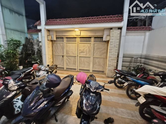 HXH 7 CHỖ - ĐƯỜNG SỐ 11 - TRƯỜNG THỌ - THỦ ĐỨC - NHÀ 4 TẦNG - 139M2. - 1