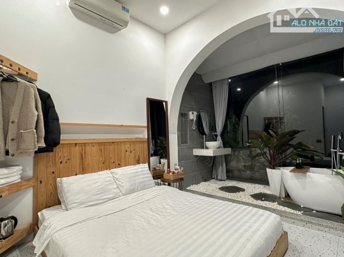 Bán khách sạn 10PN, 11WC, 250m2 tại Hoàng Hoa Thám, P10, Đà Lạt, 13,5 tỷ VND - 16