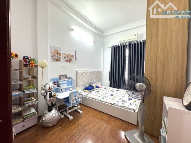 BÁN NHÀ CỔ NHUẾ 5 TẦNG, Ở NGAY, RẤT GẦN ĐƯỜNG Ô TÔ, NHỈNH 6 ĐỒNG CÓ THƯƠNG LƯỢNG - 2
