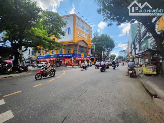 NHÀ ĐẸP T.TÂM THÀNH PHỐ–HOÀNG DIỆU –ÔTÔ ĐỖ TRONG NHÀ -AN CƯ LÝ TƯỞNG, 3 TẦNG Ở NGAY - 5.X - 2