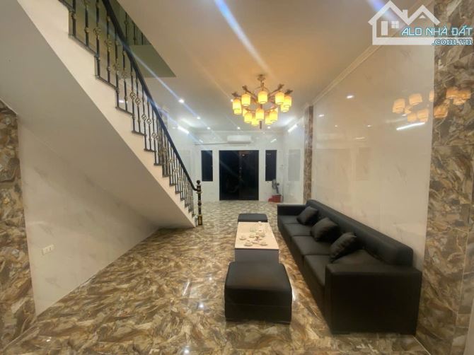 Phố Định Công Hạ- 84m mt 4,1m 2 tầng ngõ 3 gác  Chỉ 3,75 tỷ - 2