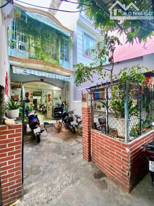 Bán nhà 2 tầng gần nhà thờ Xóm Chiếu, chỉ 7 tỷ - 2