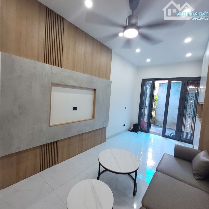 Bán Nhà tổ 5 yên nghĩa vị trí đẹp Gần chợ . Cách bx yên nghĩa 1km .40m. 4 Tầng.5x tỷ có TL - 2