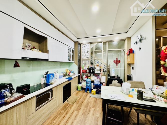 TL CChủ- Mặt Tiền Thụt Bờ Kè Trường Sa- 5 Tầng-View Sông, Landmart 81-Hẻm OTO-Chỉ Nhỉnh 8T - 2