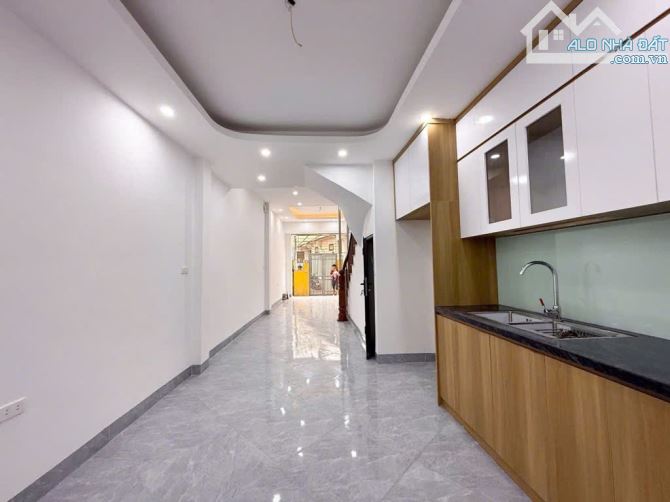 🏡 4 TẦNG NGAY SÂN BÓNG VÂN CANH - CHỦ XÂY TÂM HUYẾT, DT 36M - GIÁ CHỈ 5.7 TỶ - 2