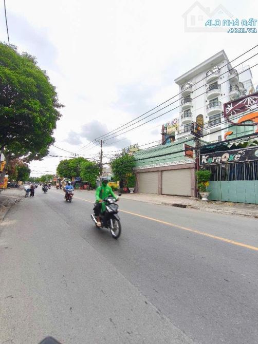 Nhà XƯỞNG MẶT TIỀN đường LÊ VĂN KHƯƠNG phường Thới An, Q12, dt 591m2 (9mx45m) DÒNG TIỀN 50 - 2