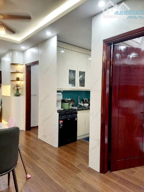 Bán căn hộ cao cấp Green Stars TP Giao Lưu, 66m2 - 2 ngủ 2wc tặng full nội thất giá 5,75tỷ - 2