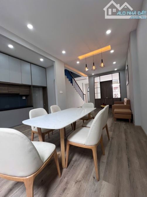 CẦN BÁN GẤP NHÀ PHỐ ĐẸP, VỊ TRÍ VIP TRUNG TÂM NHÀ BÈ, GIÁ TỐT NHẤT KHU VỰC - 1