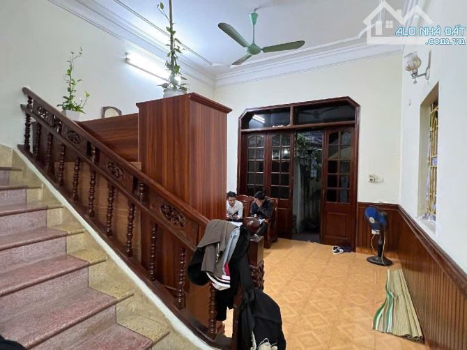 Bán nhà Lạc Long Quân – Ngõ nông, ô tô đỗ cửa, gần Hồ Tây, giá chỉ 10 tỉ - 2