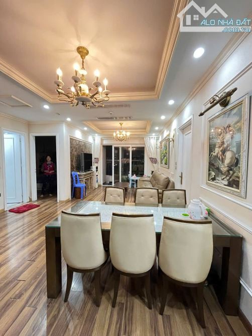Bán gấp CH Golden Palace 4PN DT 141m View Đẹp Full NT sẵn sổ có slo tô tô giá 10 tỷ - 2