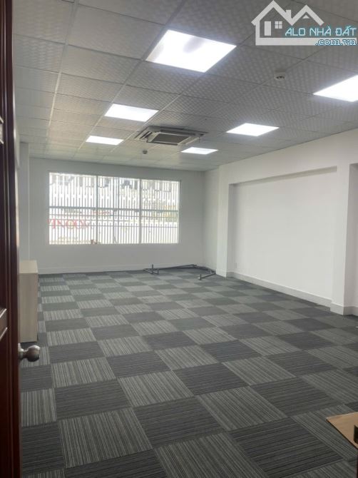 Cho thuê MT 102 Cộng Hoà, Tân Bình. DT 5x20 hầm 5 tầng - 2