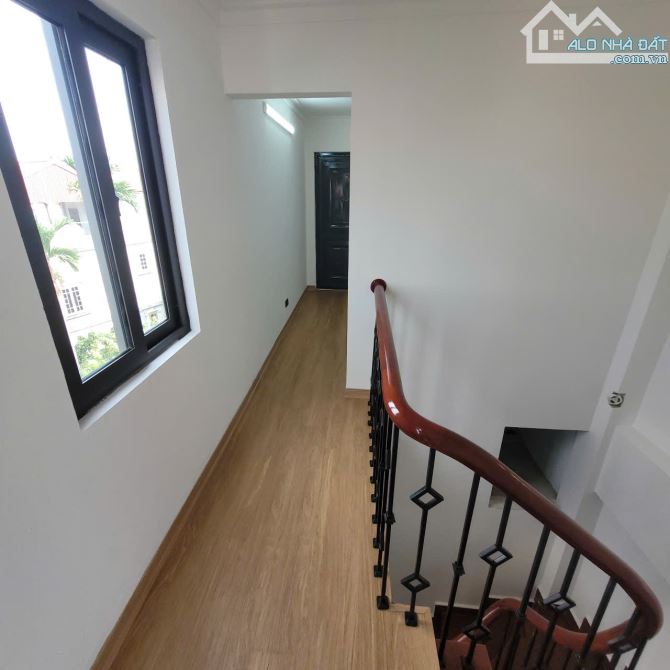 Bán Nhà tổ 5 yên nghĩa vị trí đẹp Gần chợ . Cách bx yên nghĩa 1km .40m. 4 Tầng.5x tỷ có TL - 3