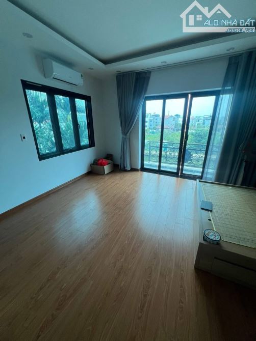 BÁN GẤP NHÀ LIÊN MẠC - VIEW HỒ - Ô TÔ VÀO NHÀ - 65M2 - 7.9 TỶ - 3