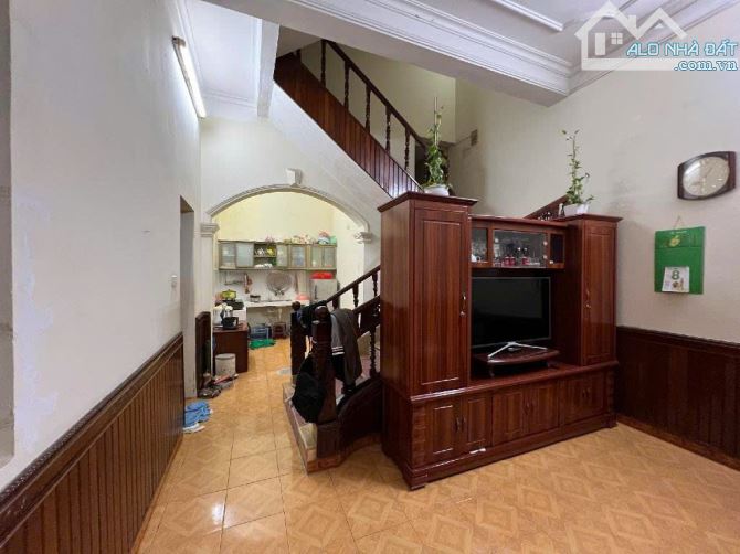 Bán nhà Lạc Long Quân – Ngõ nông, ô tô đỗ cửa, gần Hồ Tây, giá chỉ 10 tỉ - 3