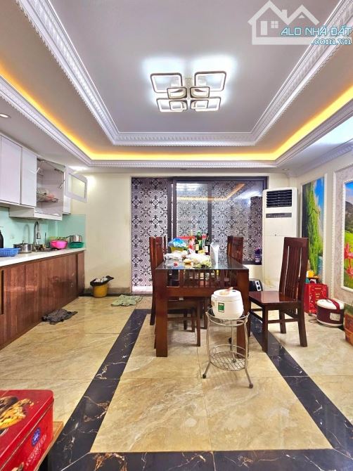 Bán nhà khu phân lô Võ Thị Sáu 6 tầng thang máy ô tô đỗ cửa nhà đẹp nội thất xịn ở ngay DT