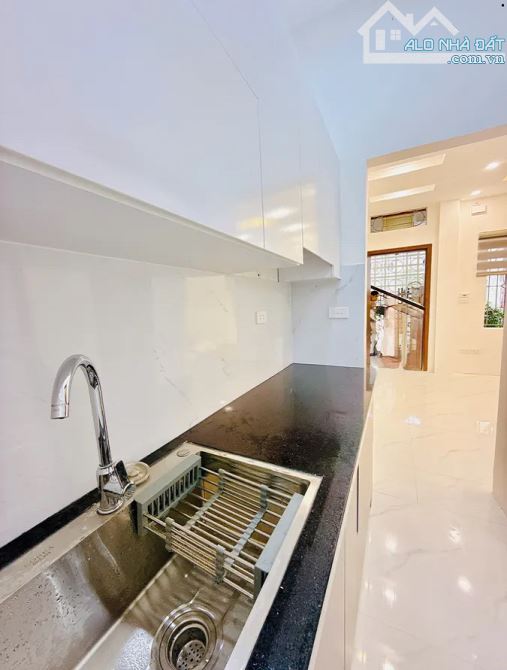 Bán căn tập thể trung tâm, giá tốt, tiện ích, nhà đẹp như khách sạn 5 sao, 2 thoáng - 3