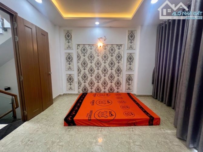 NHÀ MỚI FULL NỘI THẤT XE HƠI NGỦ TRONG NHÀ THỊ TRẤN NHÀ BÈ - 3