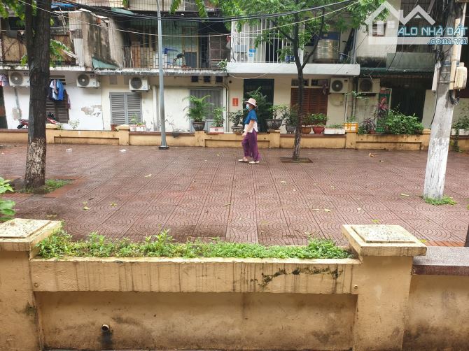 Bán căn hộ tập thể tầng 1 khu nhà 5 tầng Vĩnh Hồ - Đống Đa - 4
