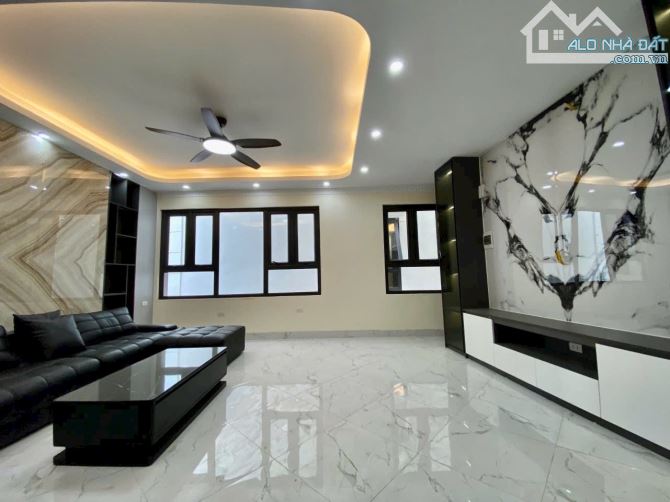 Nhà đẹp hiếm Full nội thất cao cấp ngõ 239 Bồ Đề DT 35m2 . Giá 8.9 tỷ - 4