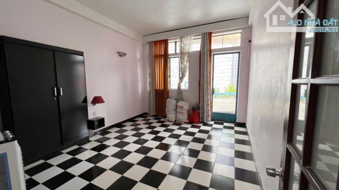 Nhà 2 mặt tiền ngay đường Trần Quang khải,Quận1,DT:4,2mx20m Nở Hậu,Giá 28 tỷ HĐT 60tr/th - 4