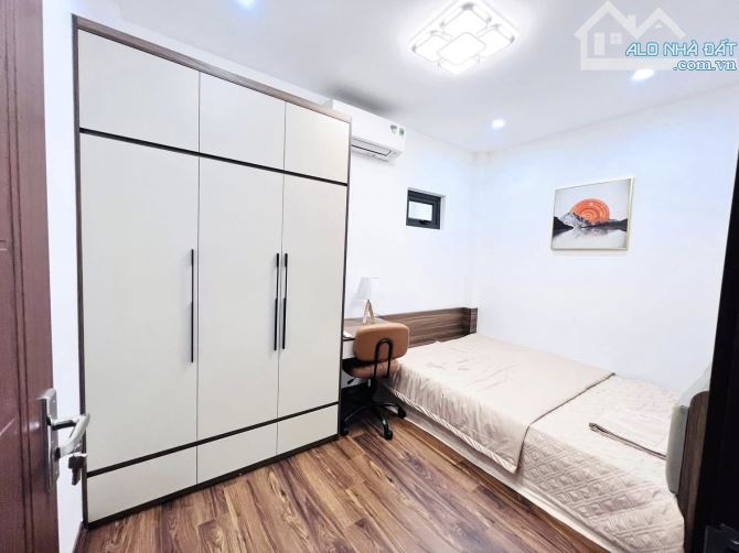 GẦN HỒ ĐỀN LỪ - LÔ GÓC - SÁT Ô TÔ - CHỈ NHỈNH 7 ĐỒNG - PHỐ HOÀNG MAI - 40M x 4 TẦNG. - 4