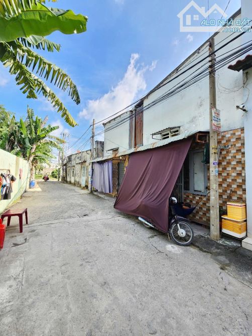dãy trọ 100m2 (10x10) thu nhập 9,5tr/thang 3ty6 cách đường Bình Hòa 05 chỉ 30m, P.Bình Hòa - 5