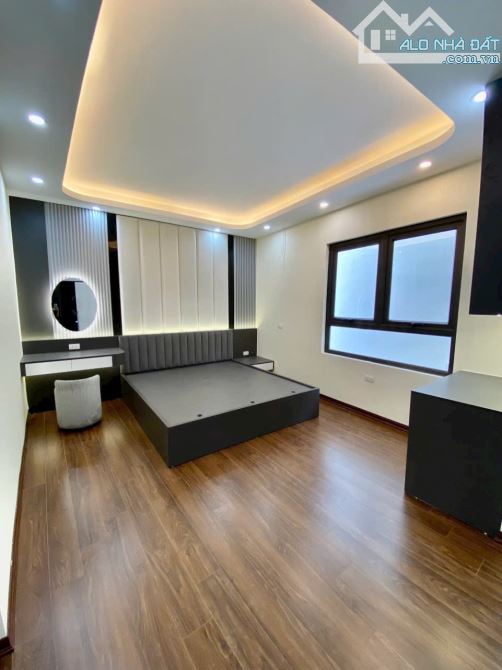 Nhà đẹp hiếm Full nội thất cao cấp ngõ 239 Bồ Đề DT 35m2 . Giá 8.9 tỷ - 5