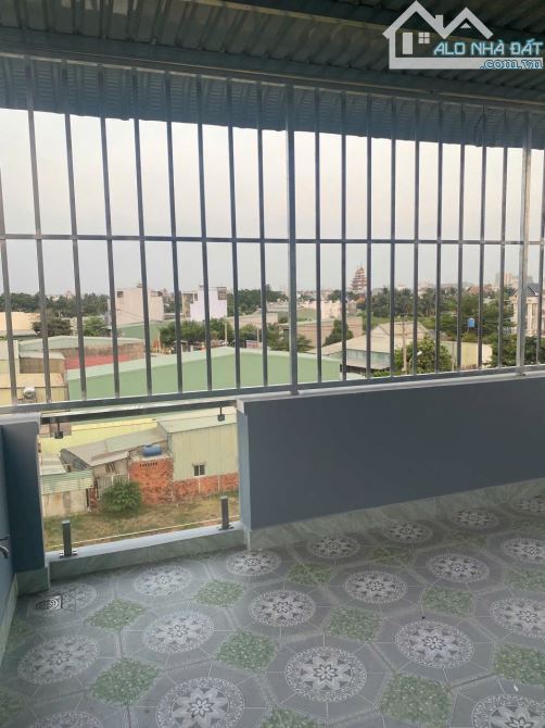 Nhà Thạnh Xuân 52 ( 1 trệt 3 lầu ) đường oto vào tận nơi Q12 - 6