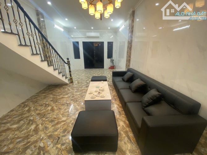 Phố Định Công Hạ- 84m mt 4,1m 2 tầng ngõ 3 gác  Chỉ 3,75 tỷ - 6
