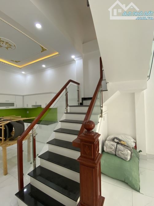 Bán gấp nhà 51m2. 4 tầng. Qlo1A. BHHB. Bình Tân. Chỉ 5.5T - 7