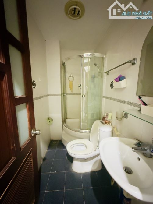 Nhà 5 Tầng - Trần Quang Diệu - Phường 14 - Q3 - DT 41m2(3.8x11) - 7