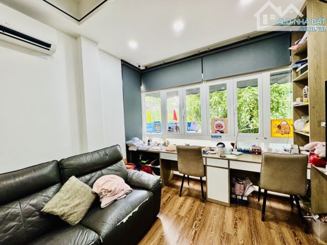 TL CChủ- Mặt Tiền Thụt Bờ Kè Trường Sa- 5 Tầng-View Sông, Landmart 81-Hẻm OTO-Chỉ Nhỉnh 8T - 8